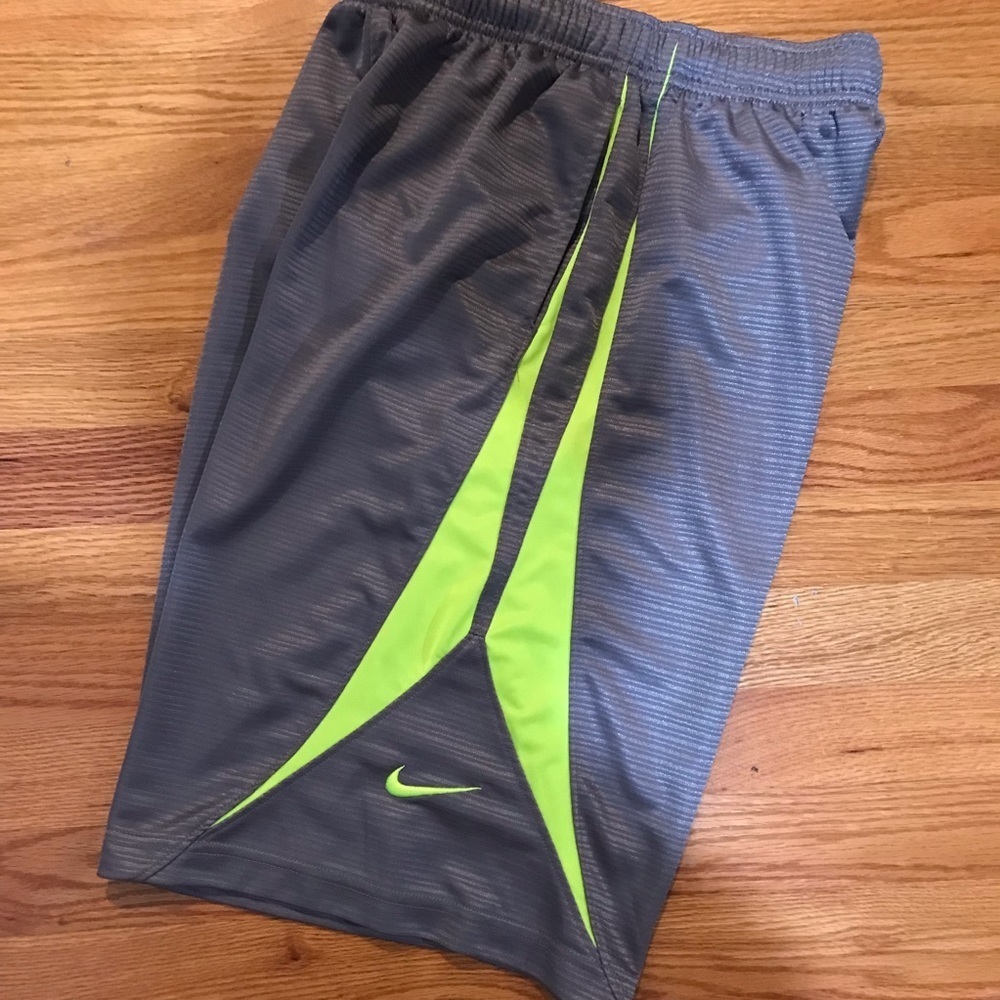 👟NIKE Athletic Shorts